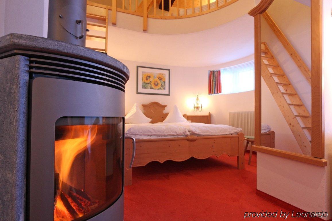 Lifestyle & Spa Hotel Graecherhof Grächen Pokoj fotografie
