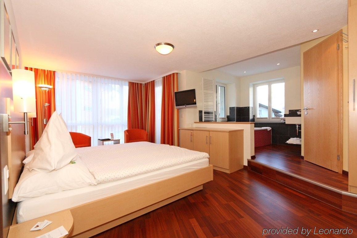 Lifestyle & Spa Hotel Graecherhof Grächen Pokoj fotografie